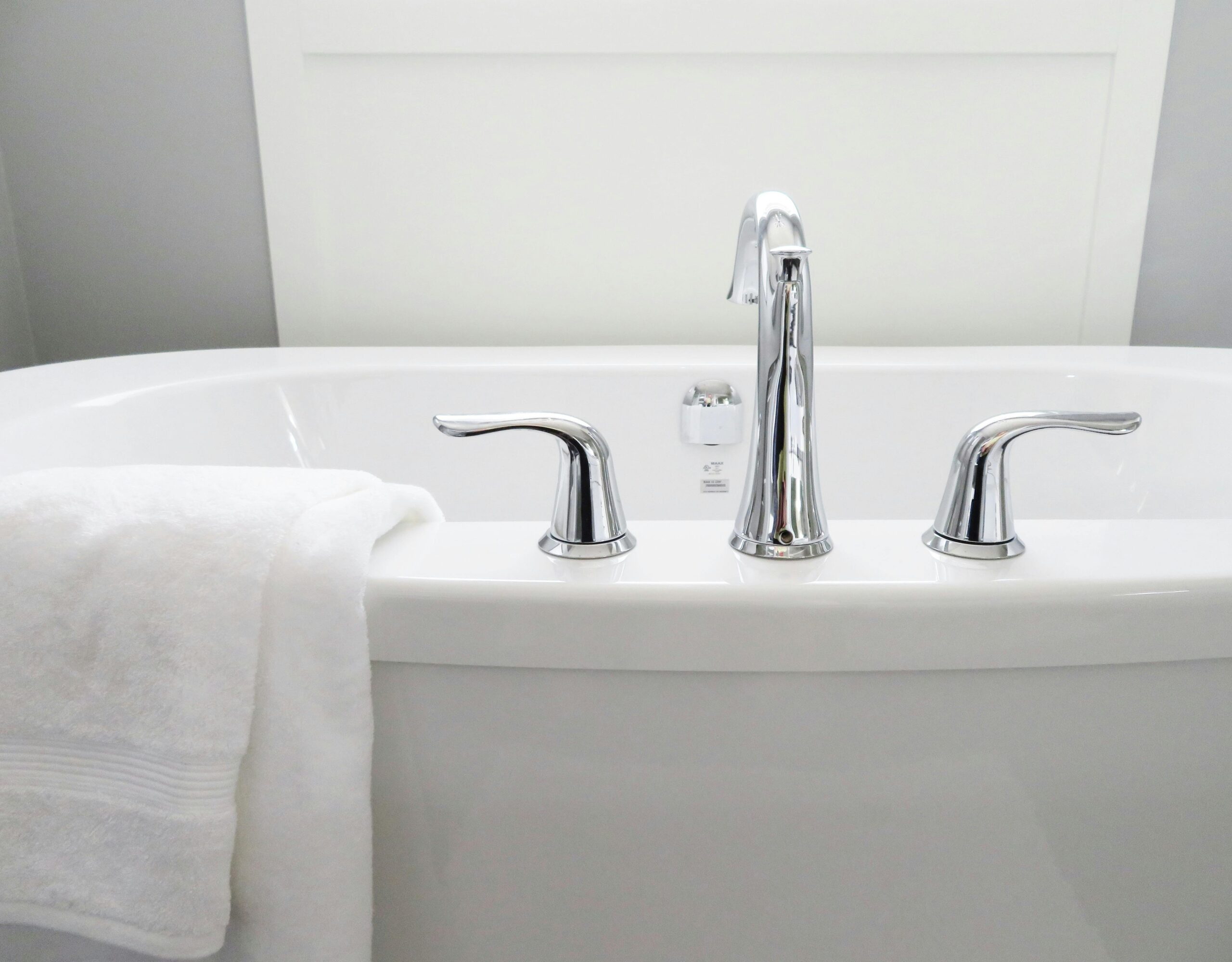 Bath tub_bathroom remodeling in Knoxville_Preferred construction